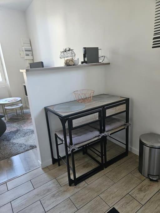 Beautiful F2 Apartment 5 Stops By Train From Paris Moret-sur-Loing Eksteriør billede
